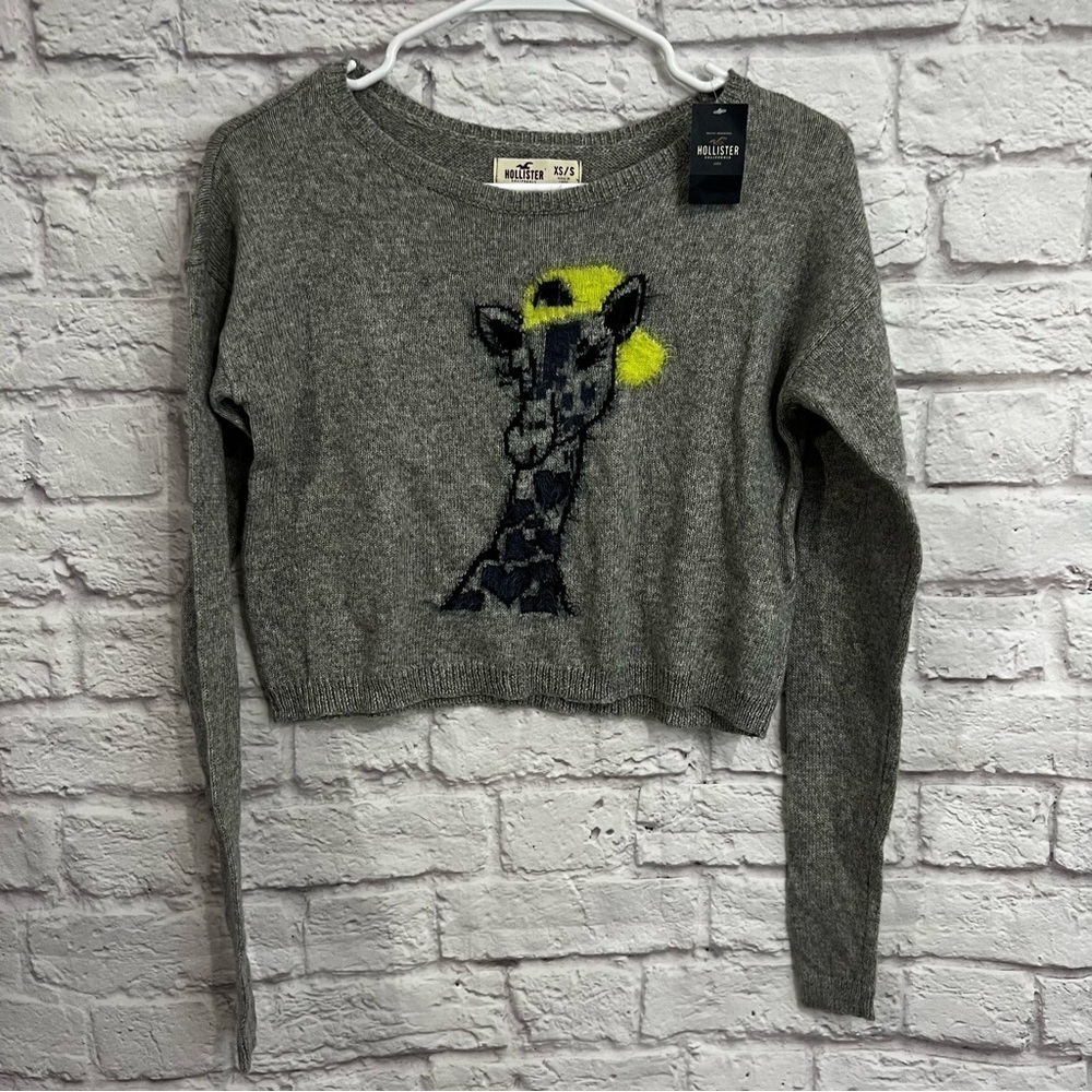 Hollister Fuzzy Giraffe Cropped sweater XS pullover crewneck super soft new grey